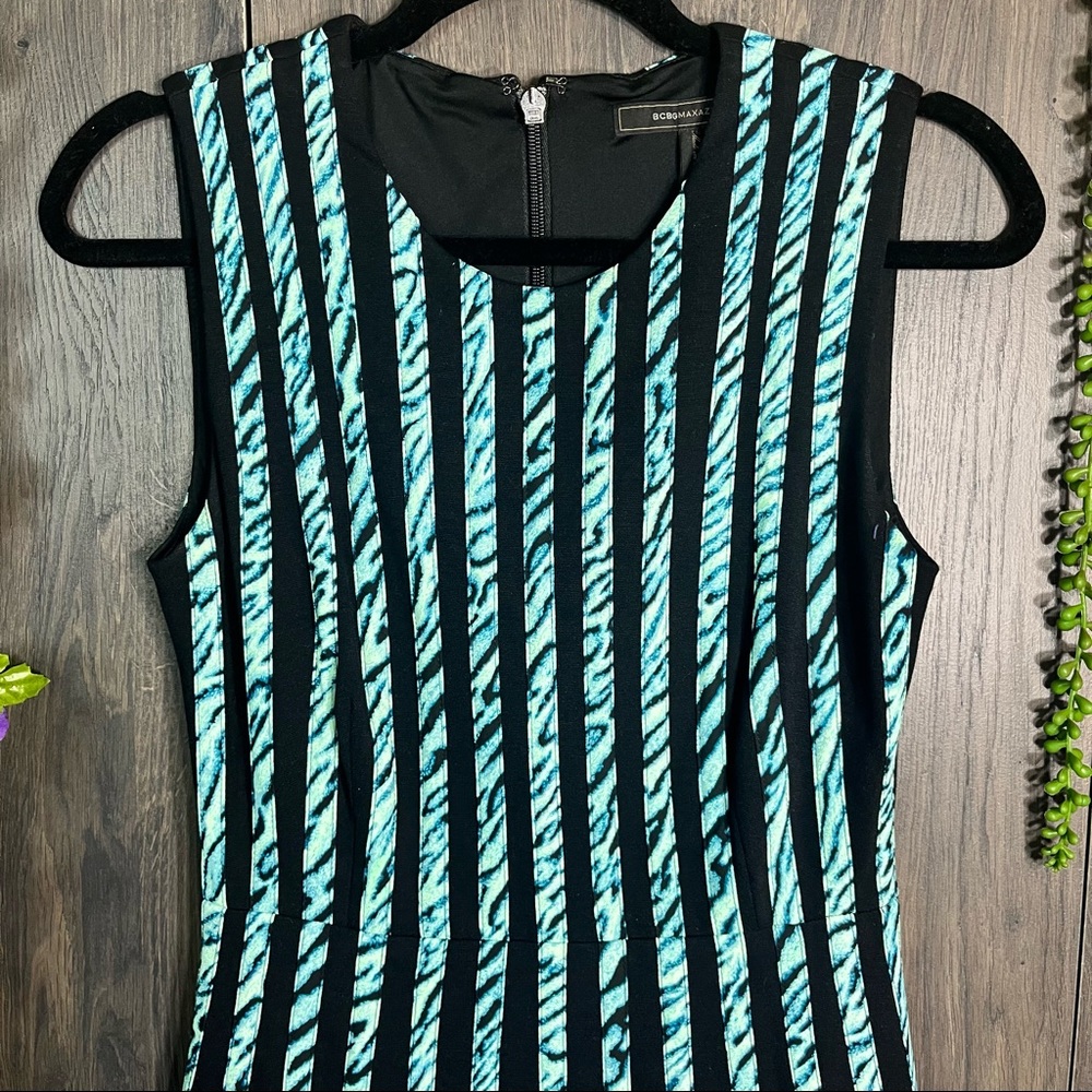 °BCBGMaxAzria Sleeveless Stripped Fit & Flare Dress Size XS - Picture 6 of 16